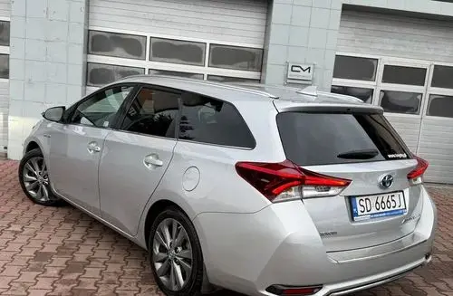 TOYOTA Auris 