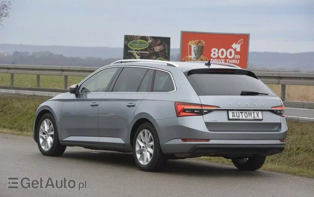 SKODA Superb 