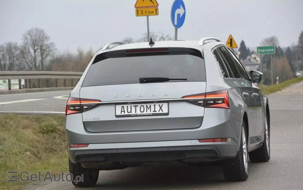 SKODA Superb 