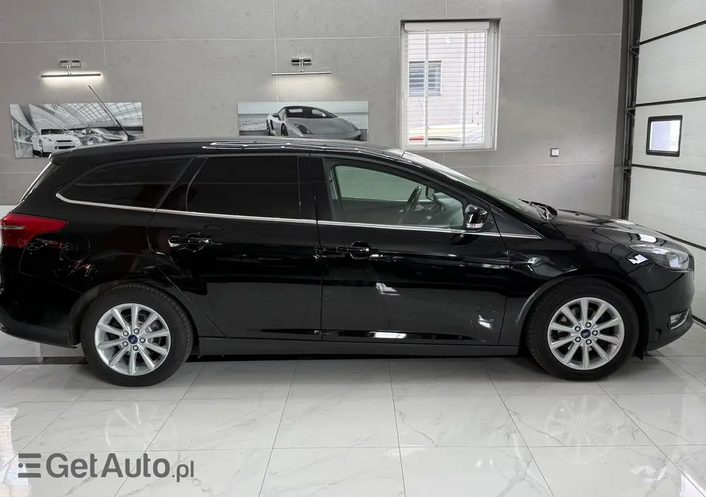 FORD Focus 1.0 EcoBoost Titanium