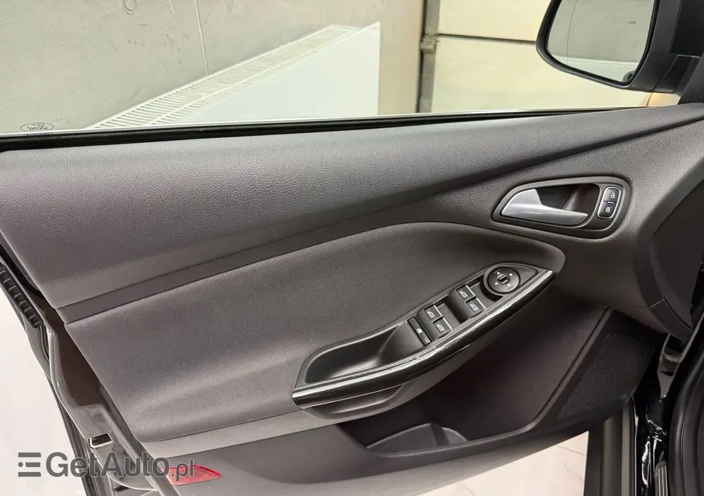 FORD Focus 1.0 EcoBoost Titanium