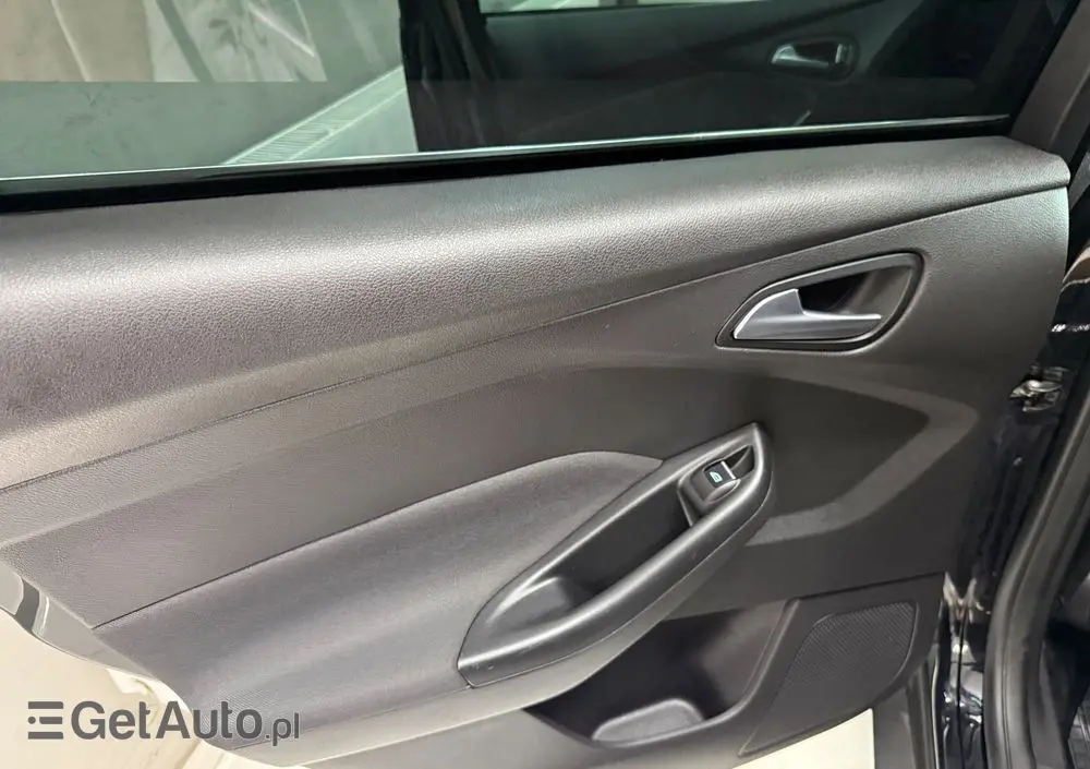 FORD Focus 1.0 EcoBoost Titanium