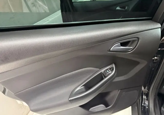 FORD Focus 1.0 EcoBoost Titanium