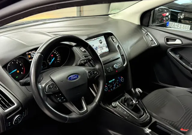 FORD Focus 1.0 EcoBoost Titanium