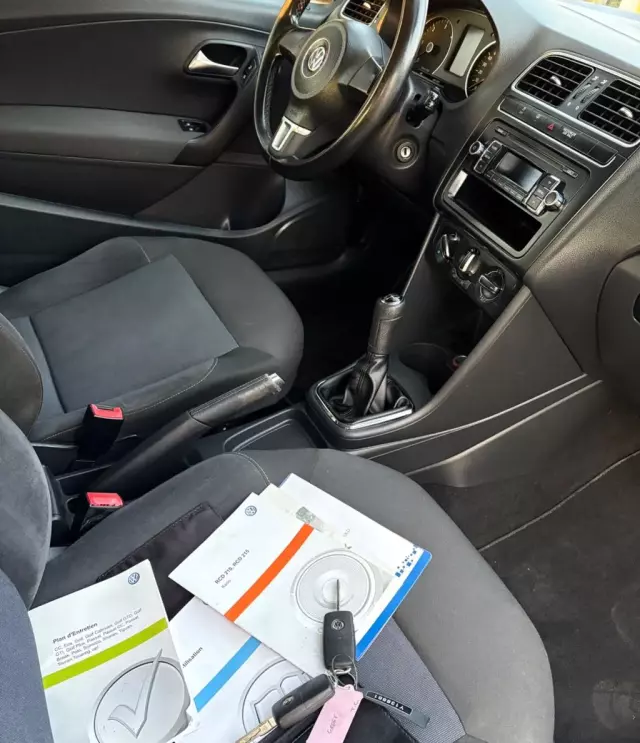 VOLKSWAGEN Polo 