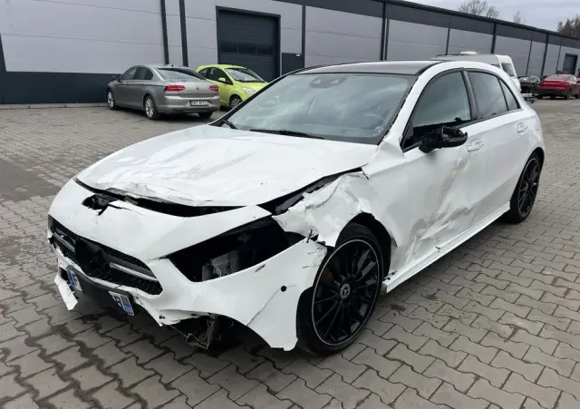 MERCEDES-BENZ Klasa A 200 d 4Matic 8G-DCT AMG Line