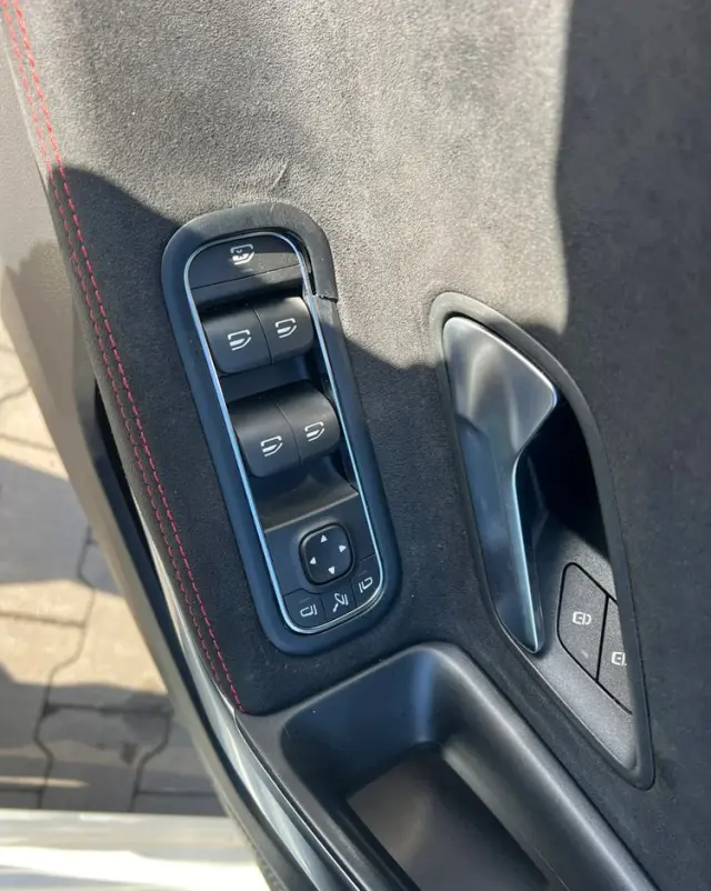 MERCEDES-BENZ Klasa A 200 d 4Matic 8G-DCT AMG Line