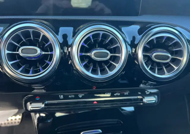 MERCEDES-BENZ Klasa A 200 d 4Matic 8G-DCT AMG Line