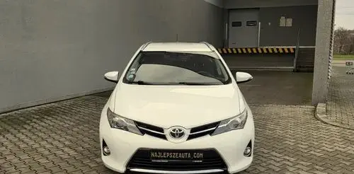 TOYOTA Auris 