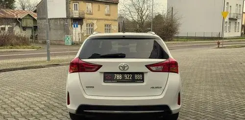 TOYOTA Auris 