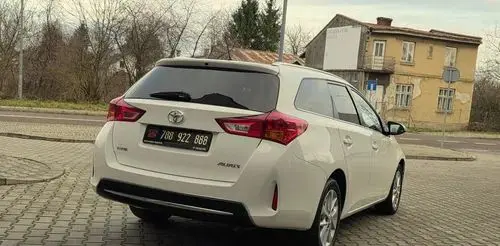 TOYOTA Auris 