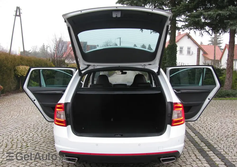 SKODA Octavia 2.0 TDI (Green tec) RS