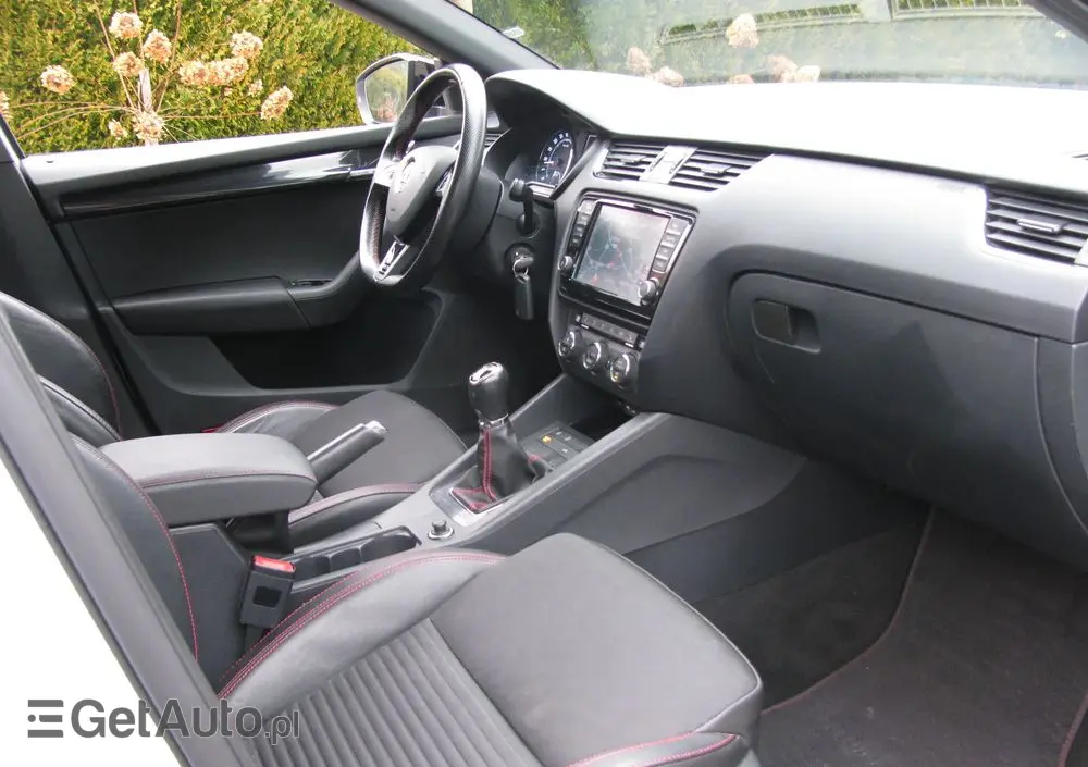 SKODA Octavia 2.0 TDI (Green tec) RS