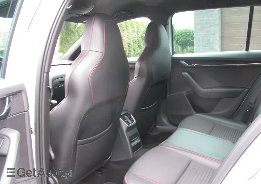 SKODA Octavia 2.0 TDI (Green tec) RS