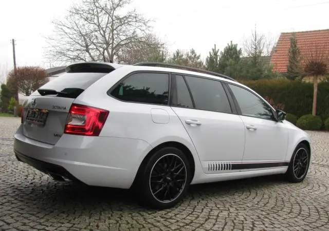 SKODA Octavia 2.0 TDI (Green tec) RS