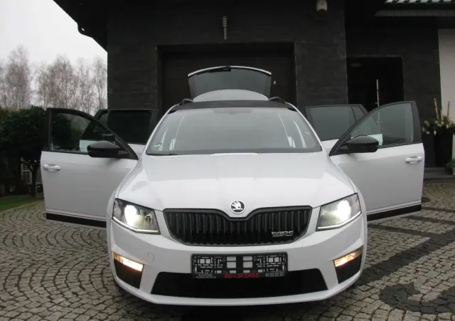SKODA Octavia 2.0 TDI (Green tec) RS