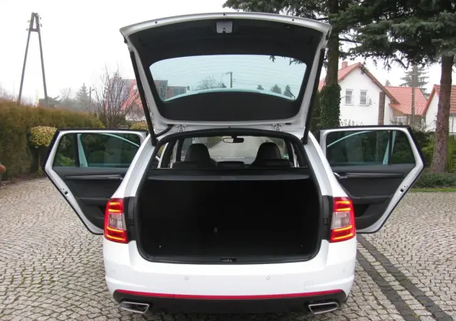 SKODA Octavia 2.0 TDI (Green tec) RS