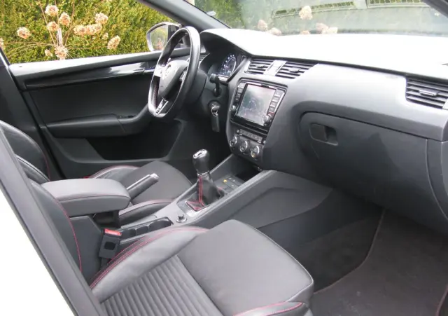 SKODA Octavia 2.0 TDI (Green tec) RS