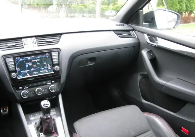 SKODA Octavia 2.0 TDI (Green tec) RS