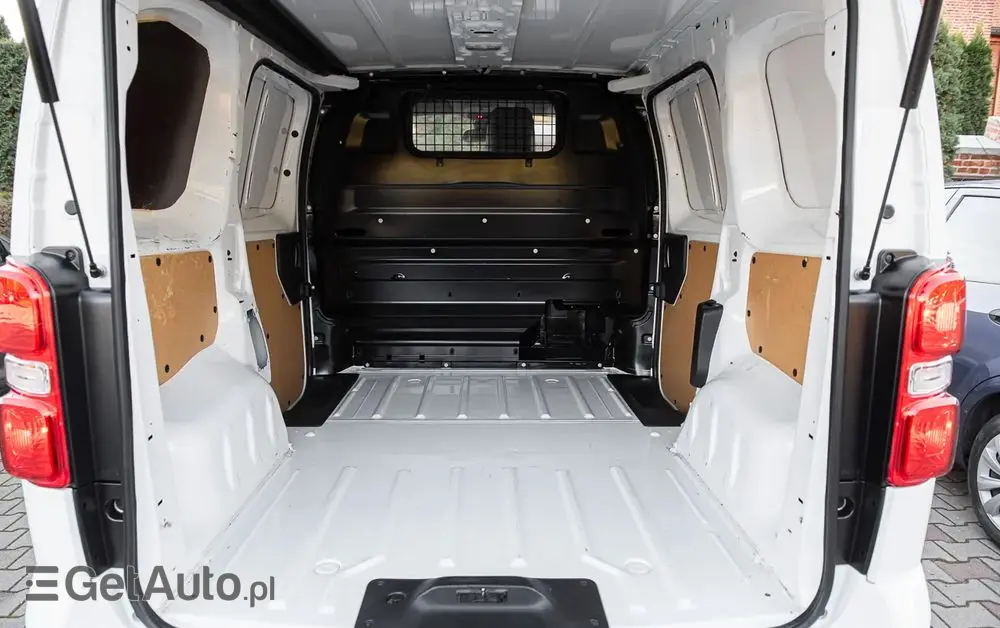 PEUGEOT Expert 2.0 L1 EAT8