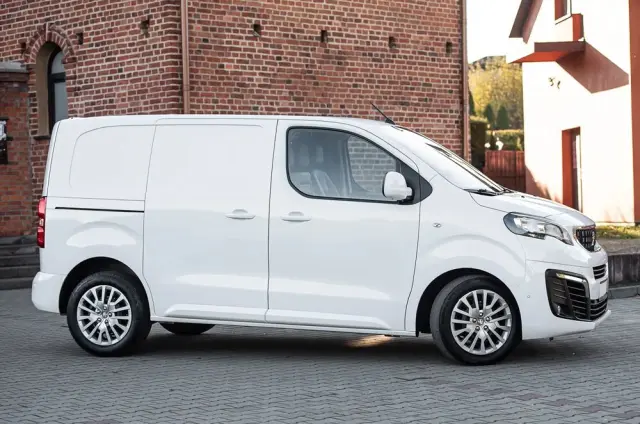 PEUGEOT Expert 2.0 L1 EAT8