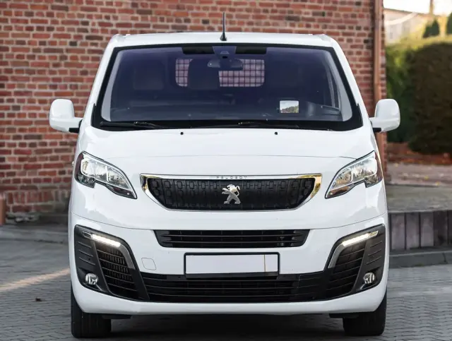 PEUGEOT Expert 2.0 L1 EAT8