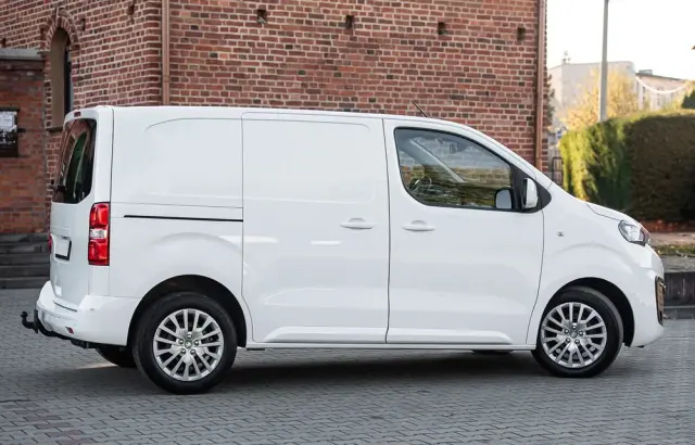 PEUGEOT Expert 2.0 L1 EAT8