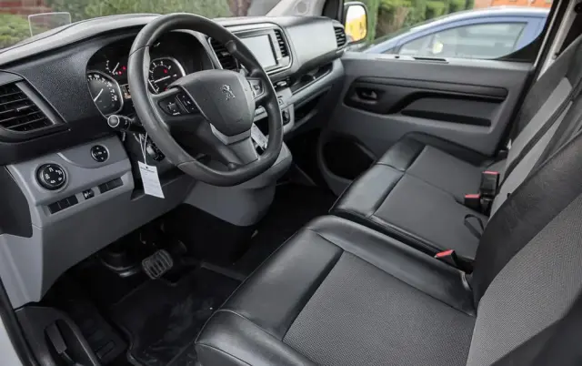 PEUGEOT Expert 2.0 L1 EAT8