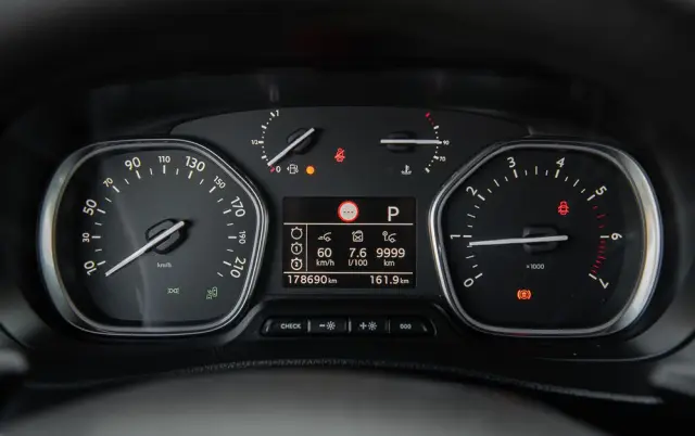 PEUGEOT Expert 2.0 L1 EAT8