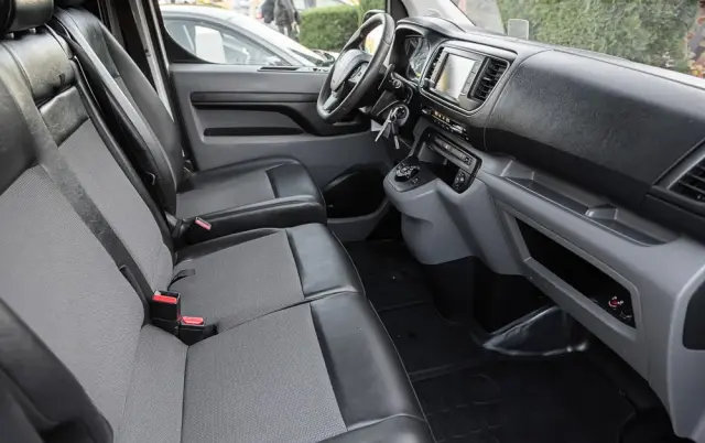 PEUGEOT Expert 2.0 L1 EAT8