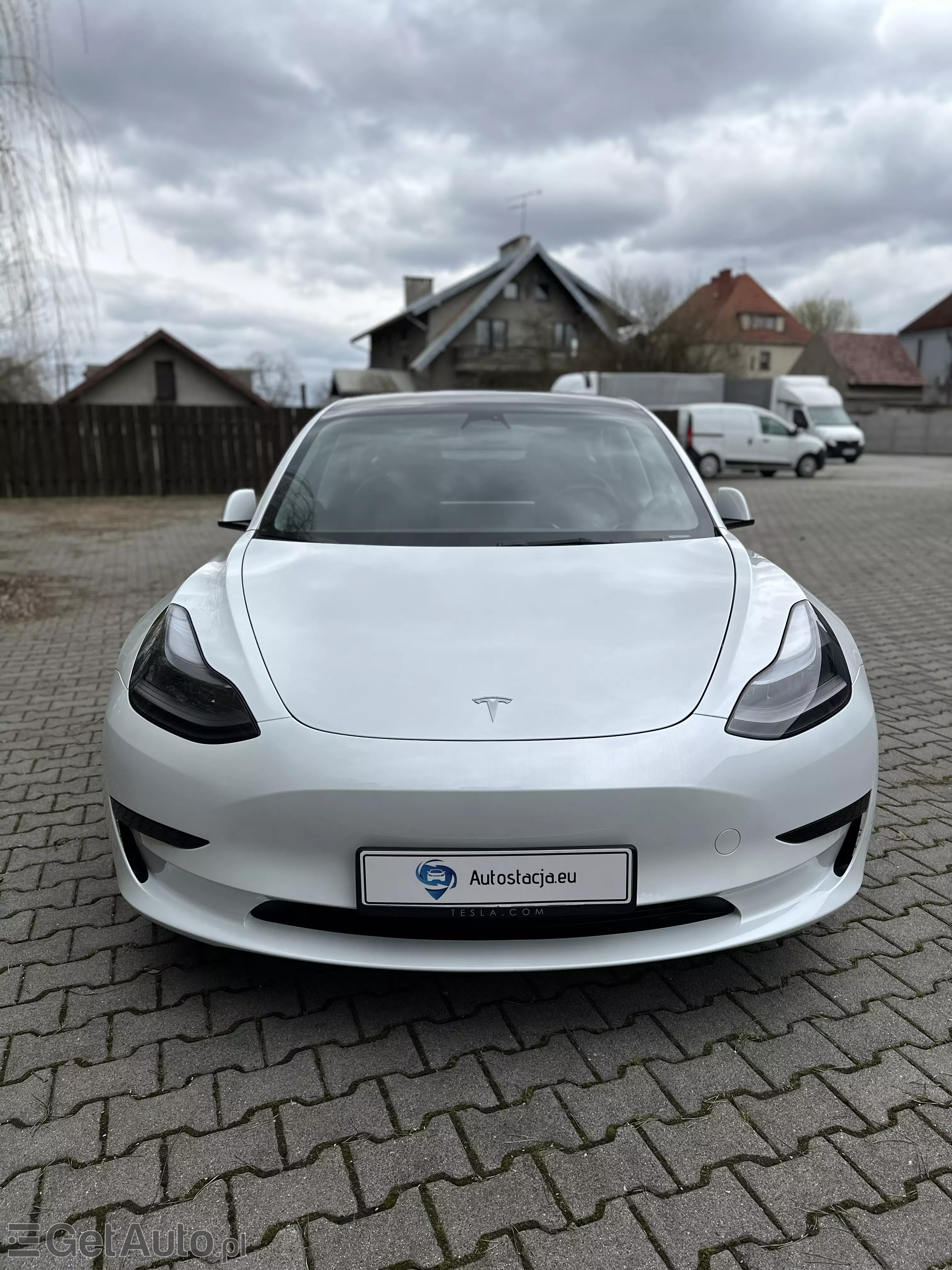 TESLA 3 