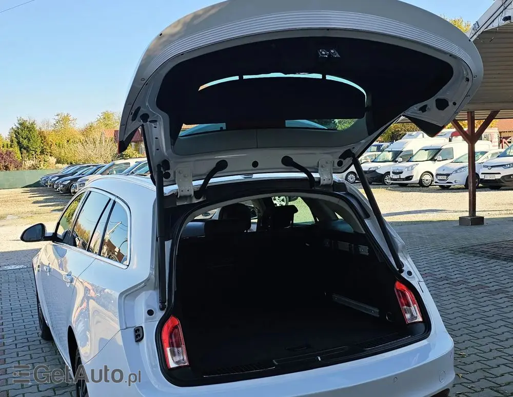 OPEL Insignia 2.0 T SportsTourer 4x4 ecoFLEX Start/Stop Design Edition