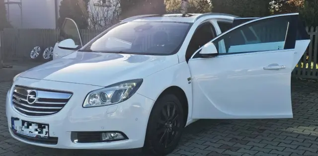 OPEL Insignia 2.0 T SportsTourer 4x4 ecoFLEX Start/Stop Design Edition