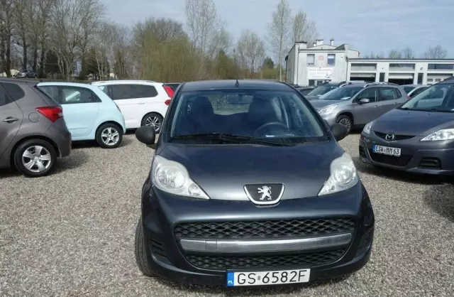 PEUGEOT 107 