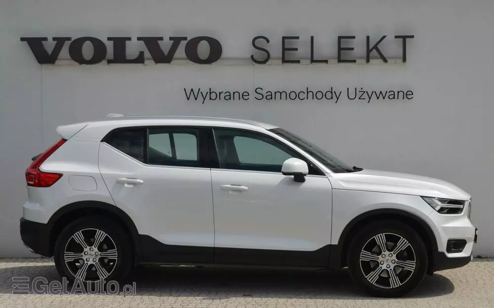 VOLVO XC 40 T3 Momentum Pro