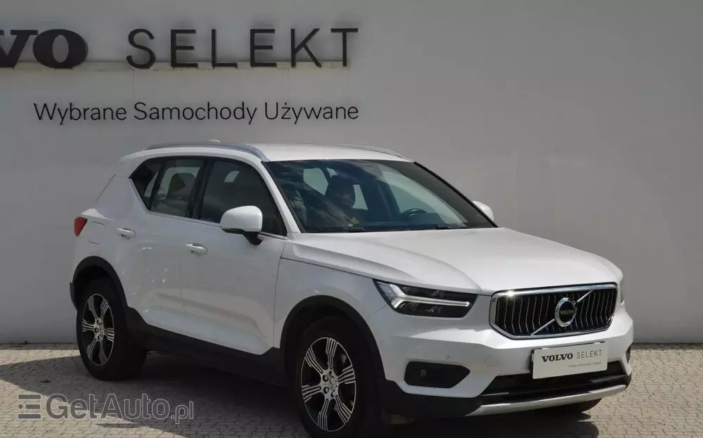 VOLVO XC 40 T3 Momentum Pro