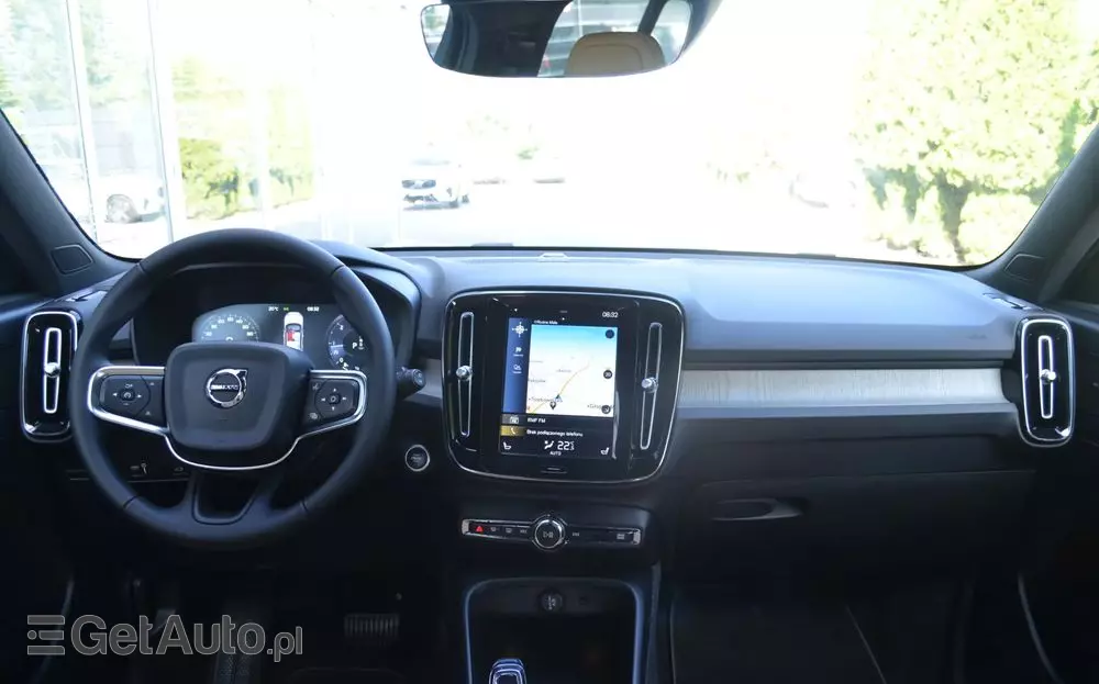 VOLVO XC 40 T3 Momentum Pro