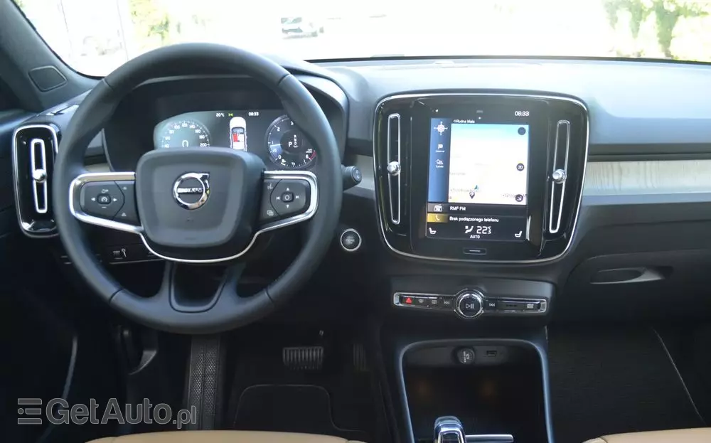 VOLVO XC 40 T3 Momentum Pro