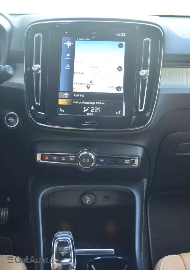 VOLVO XC 40 T3 Momentum Pro