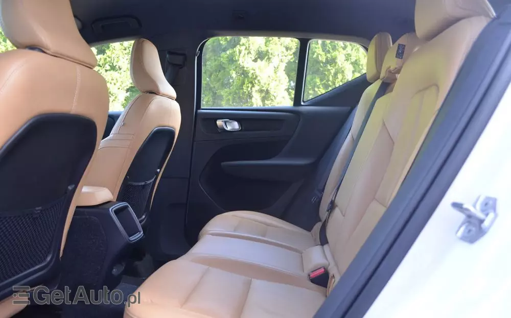 VOLVO XC 40 T3 Momentum Pro