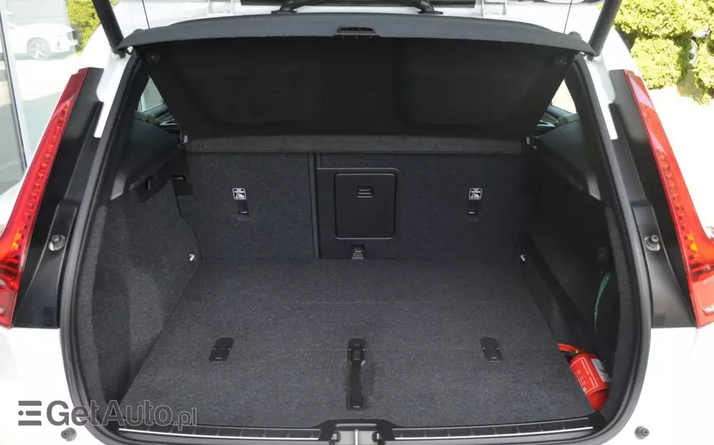 VOLVO XC 40 T3 Momentum Pro