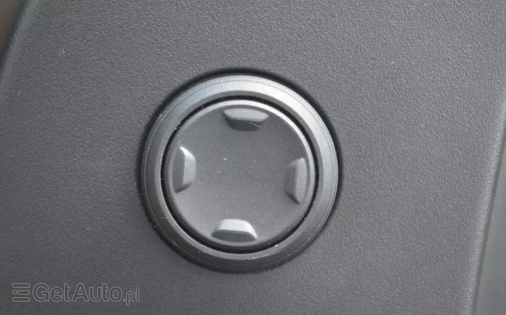 VOLVO XC 40 T3 Momentum Pro