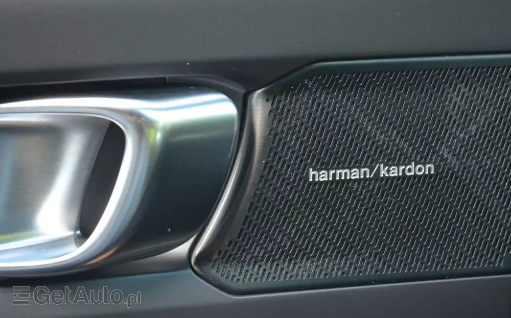 VOLVO XC 40 T3 Momentum Pro