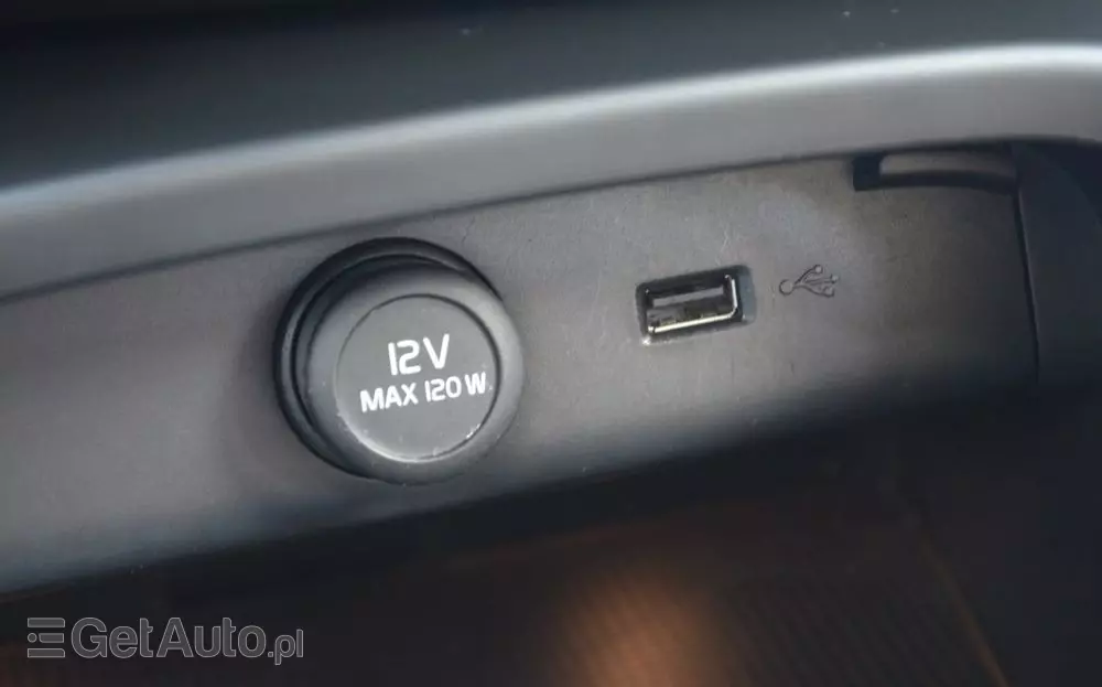 VOLVO XC 40 T3 Momentum Pro