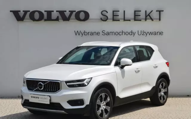 VOLVO XC 40 T3 Momentum Pro