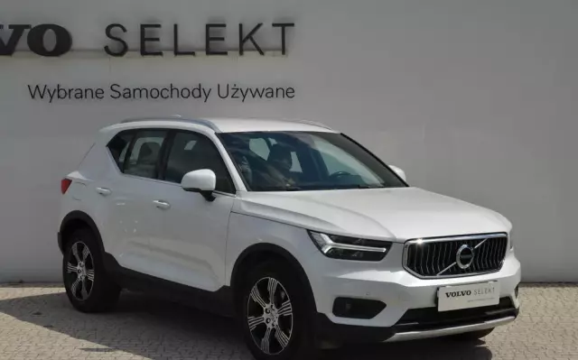 VOLVO XC 40 T3 Momentum Pro
