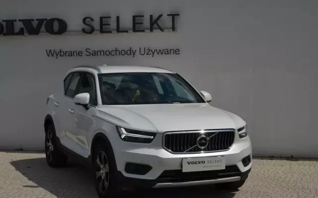 VOLVO XC 40 T3 Momentum Pro