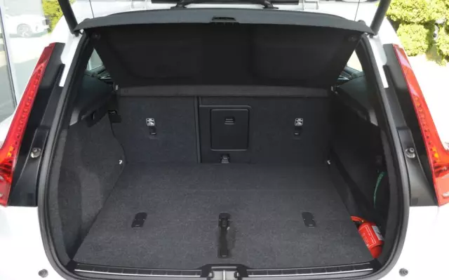 VOLVO XC 40 T3 Momentum Pro