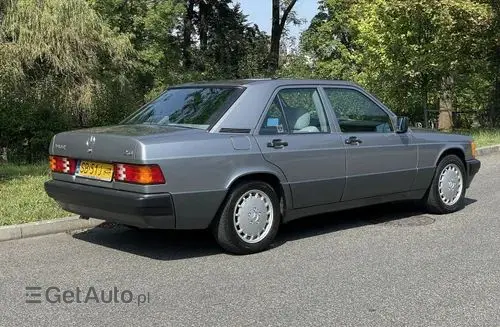 MERCEDES-BENZ 190 