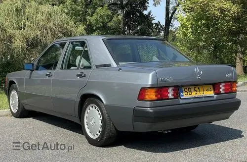 MERCEDES-BENZ 190 